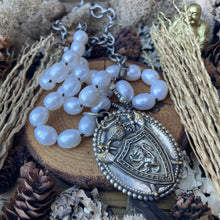 Load image into Gallery viewer, Chunky White Freshwater Pearls Crest/shield necklace