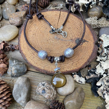 Load image into Gallery viewer, Leather Artisan Silver Whiskey Quartz Briolette Necklace