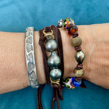 Load image into Gallery viewer, Tahitian Pearl, Artisan Lampwork Bead Leather Bracelet