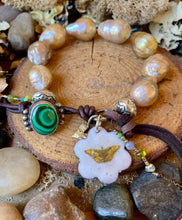 Load image into Gallery viewer, Natural Baroque Pearls, Malachite Button Bracelet
