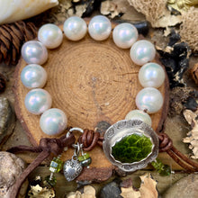 Load image into Gallery viewer, High end Large White Edison Pearl Custom Green Button Bracelet
