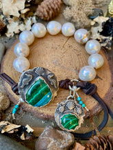 Load image into Gallery viewer, SALE High End Large White Edison Pearls Custom Ocean Button Bracelet
