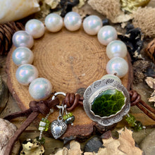 Load image into Gallery viewer, High end Large White Edison Pearl Custom Green Button Bracelet
