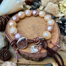 Load image into Gallery viewer, Candy Edison Pearls Custom Strawberry Quartz Button Bracelet
