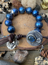 Load image into Gallery viewer, Dark Blue Large Edison Pearls Custom Labradorite Button Bracelet
