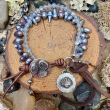 Load image into Gallery viewer, Labradorite Spiked Blue Pearl High End Bracelet
