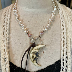 Short Flawless Pearl Replaceable Clasp Moon and Stars necklace
