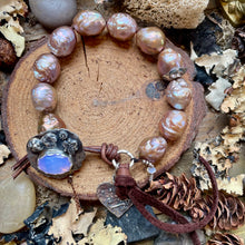 Load image into Gallery viewer, Luminous Rustic Edison Pearl Floral button bracelet
