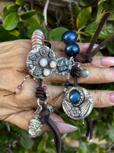 Load image into Gallery viewer, Dark Blue Large Edison Pearls Custom Labradorite Button Bracelet
