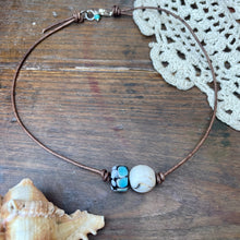Load image into Gallery viewer, Leather Conch Shell Lampwork Bead Glass Bead choker Necklace
