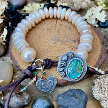 Load image into Gallery viewer, SALE Creamy Coin Pearl bracelet with custom button
