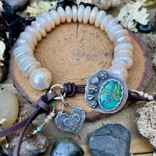 Load image into Gallery viewer, SALE Creamy Coin Pearl bracelet with custom button

