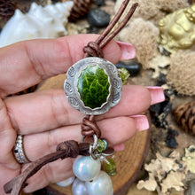 Load image into Gallery viewer, High end Large White Edison Pearl Custom Green Button Bracelet

